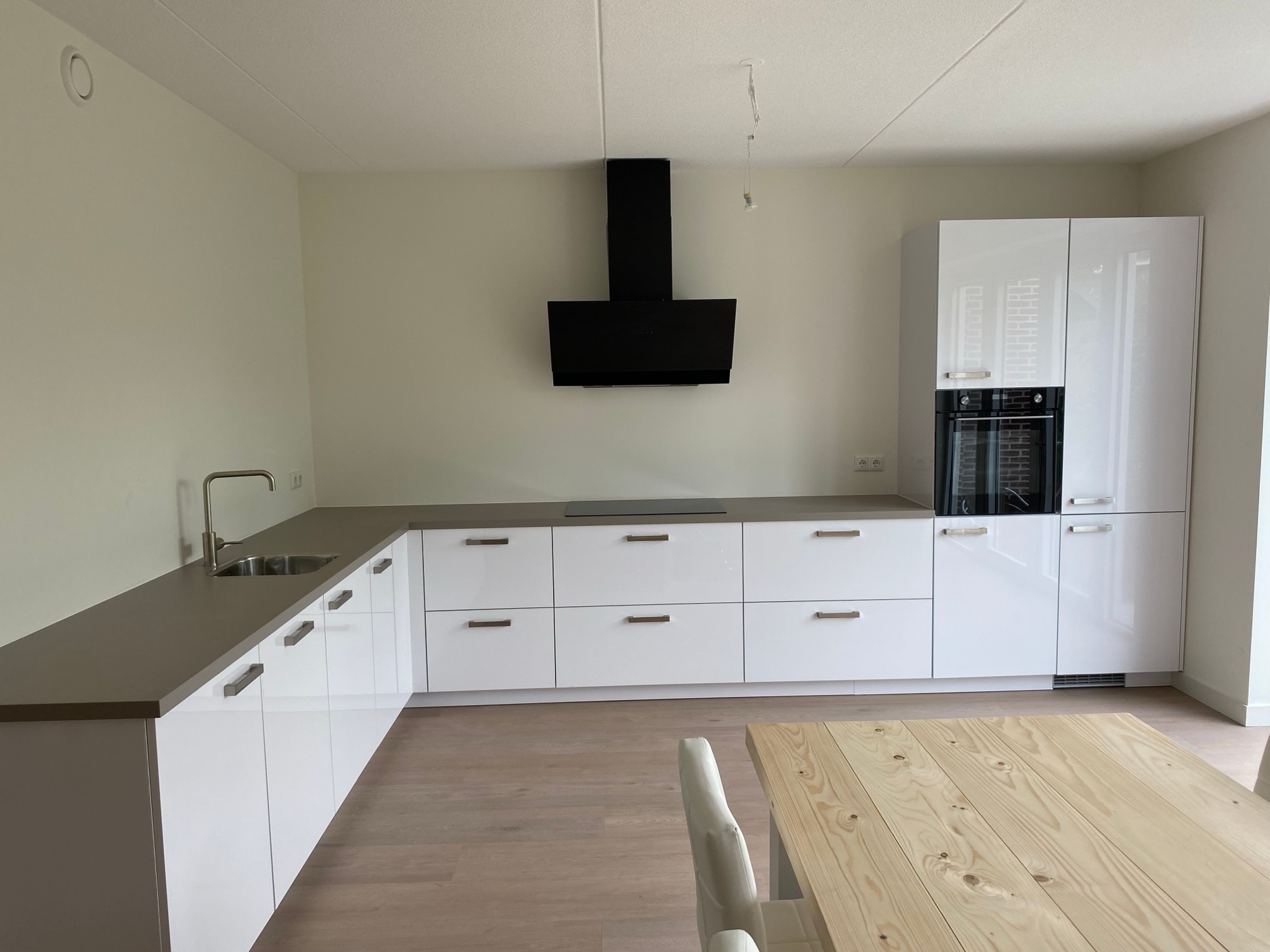 L-vormige IKEA-keuken in Amsterdam
