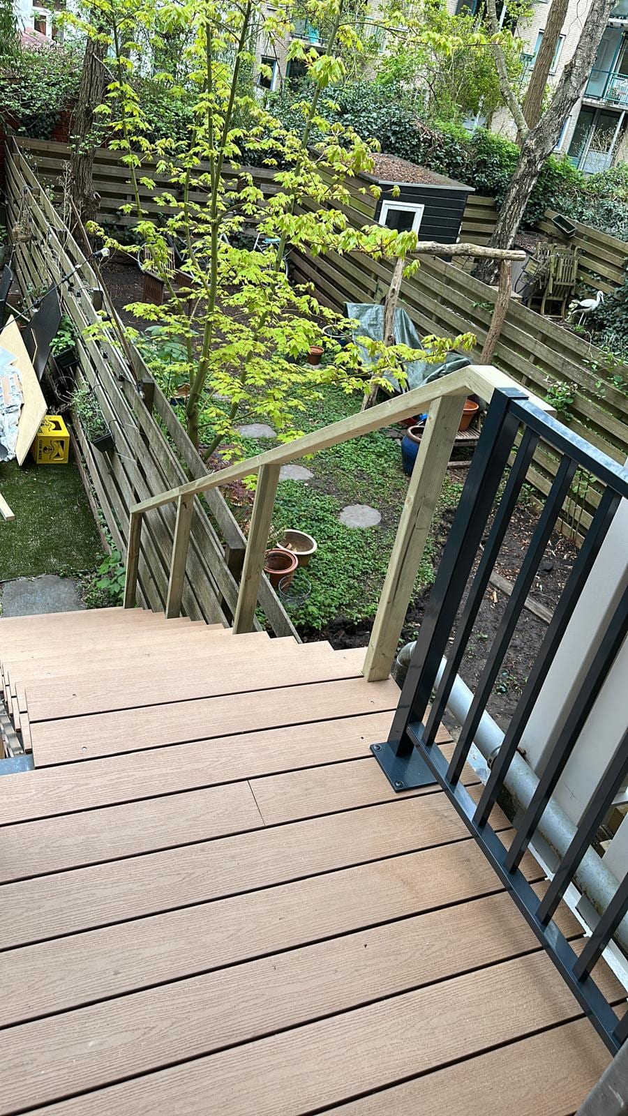 Multi-level vlonder met pergola